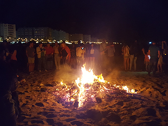 Noche de hogueras y fin de semana de actividades para celebrar San Juan