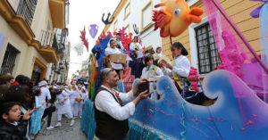 Cabalgata de Carnaval a su paso por el centro de El Puerto de Santa María en 2018. / P.P.M.