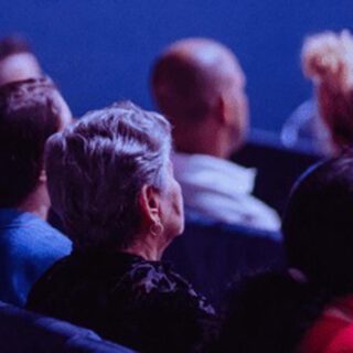 ¿Hay un cine para para personas mayores?