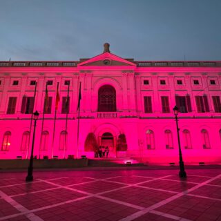 La fachada del Ayuntamiento se tiñe de rosa por el Día Mundial contra el Cáncer de Mama La fachada del Ayuntamiento se tiñe de rosa por el Día Mundial contra el Cáncer de Mama
