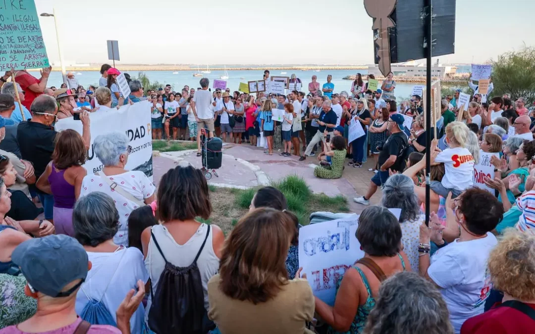 Pinchazo total: la protesta contra el "turismo de borrachera" se queda sin ciudadanos
