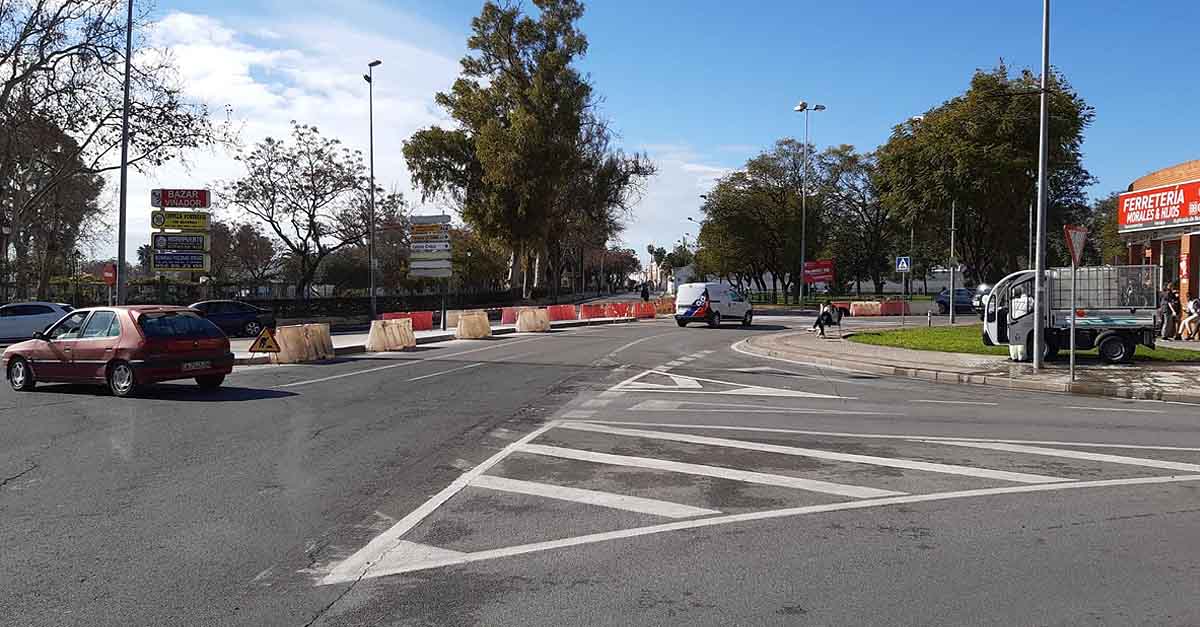 Comienza el asfaltado de la avenida de Sanlúcar y la calle Toneleros