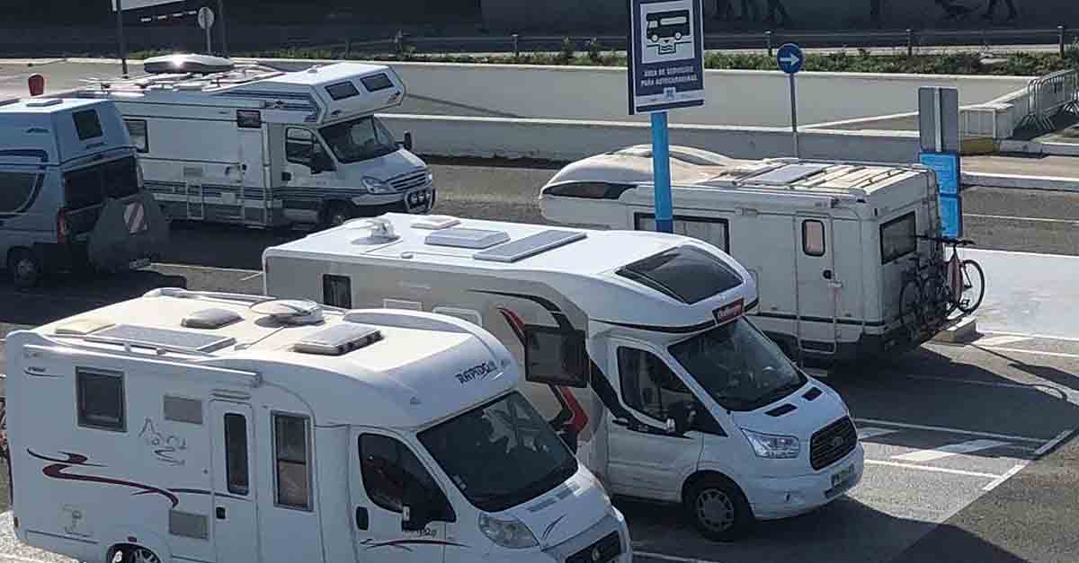 Más de 3.000 vehículos han utilizado ya el área de servicios para autocaravanas de El Paseo