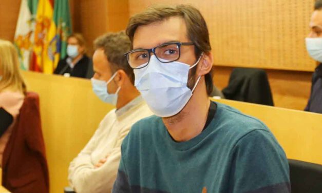 IU propone a Beardo acogerse al plan estatal para pagar a proveedores
