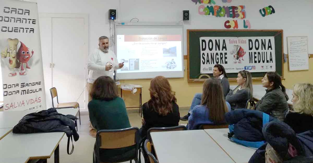 Charlas informativas sobre la importancia de donar sangre y médula ósea