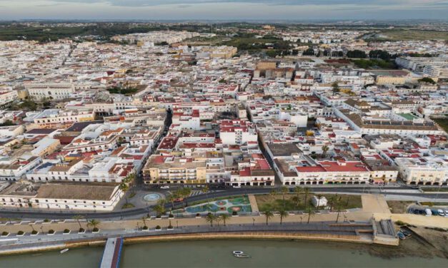 El Puerto mejora en empleo y rejuvenece su población por encima de la media provincial y andaluza