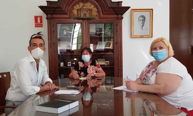 Calleja se reúne con la Flave para abordar la campaña de Navidad