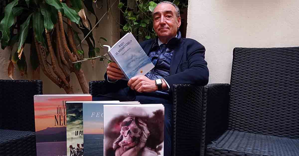 García de Romeu publica ‘Bajo el mismo cielo’, una recopilación de artículos de opinión