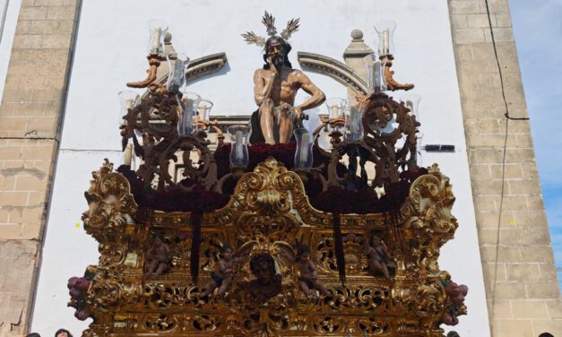 Humildad y Paciencia recorre las calles en un Jueves Santo marcado por el recogimiento