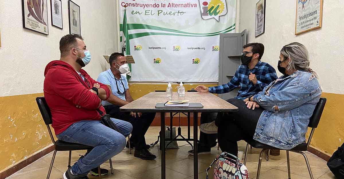 IU aborda junto al comité de empresa mejoras para el nuevo contrato de autobuses urbanos