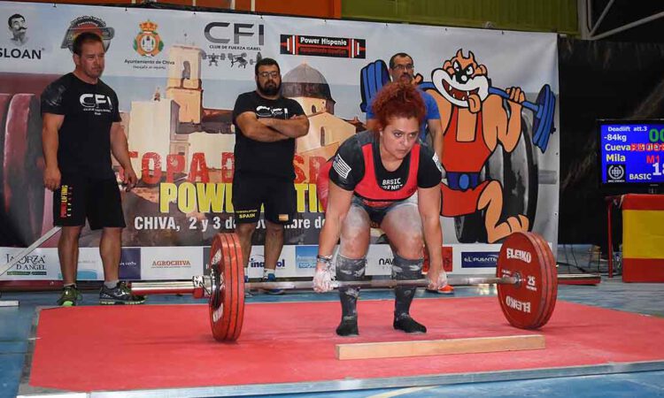 Mila Cuevas, campeona de Europa del Máster de Powerlifting