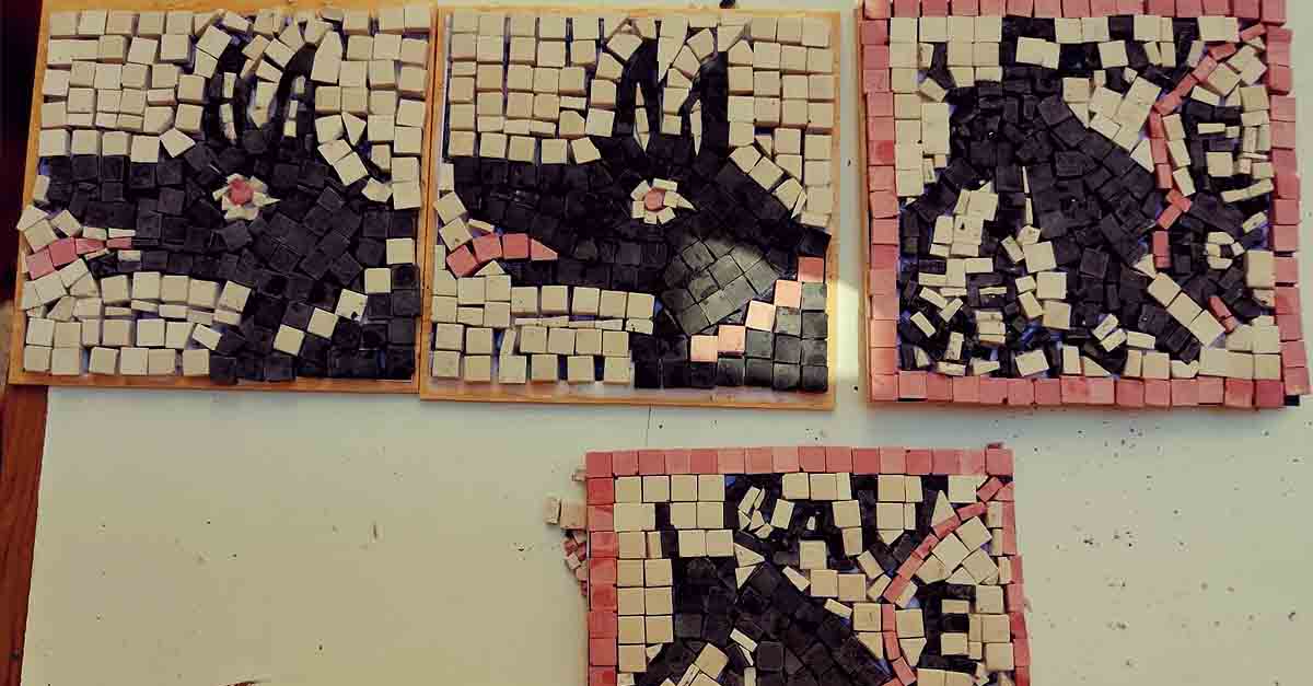 Éxito del curso de elaboración de mosaicos, que llenó todas sus plazas