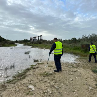 El tratamiento contra las larvas de mosquitos se adelanta tras las lluvias para prevenir plagas en El Puerto