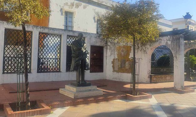 Vox El Puerto solicitará la restauración del monumento dedicado a Pedro Muñoz Seca