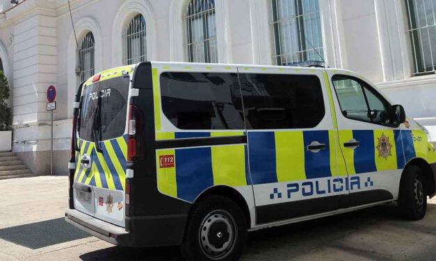 El PSOE pregunta por qué los vehículos municipales no pueden repostar combustible