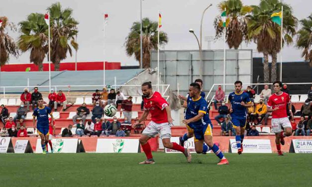 El Racing deja escapar dos puntos ante el Algeciras ‘B’ en el Cuvillo
