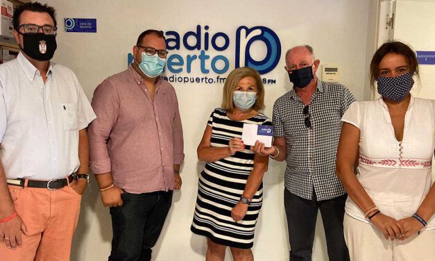 Radio Puerto entrega las donaciones de la noche de música solidaria