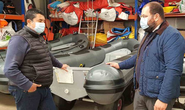 Bello destaca el carácter pionero de Actiba Mar & Aventura en el sector del turismo activo