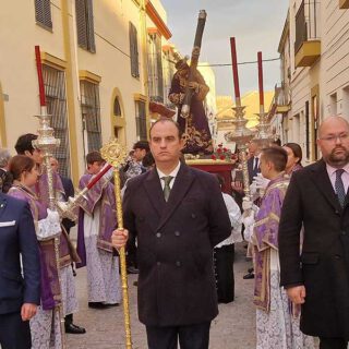 La Hermandad de los Afligidos traslada a sus titulares desde el templo de las Concepcionistas a la iglesia de San Francisco