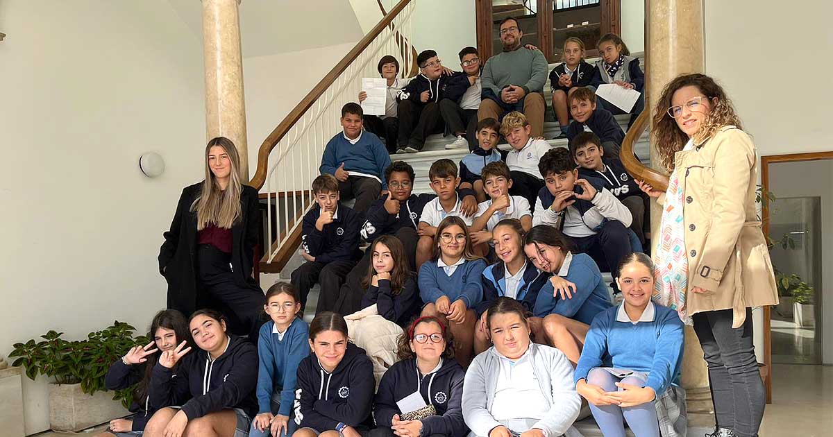 Alumnos de SAFA San Luis visitan el Ayuntamiento dentro de la Oferta Educativa Municipal
