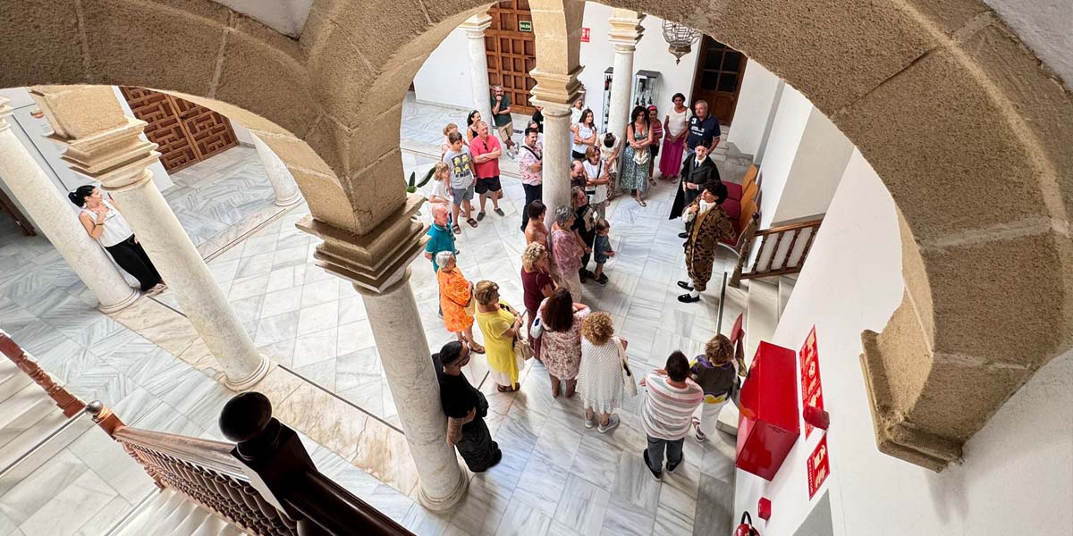 El Palacio de Araníbar aúna talento, historia y risas en sus visitas teatralizadas