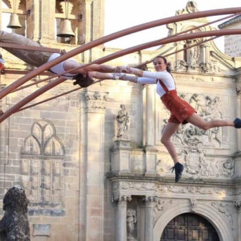 ‘Escena al Aire’ vuelve a llenar las calles de El Puerto de teatro, circo y música