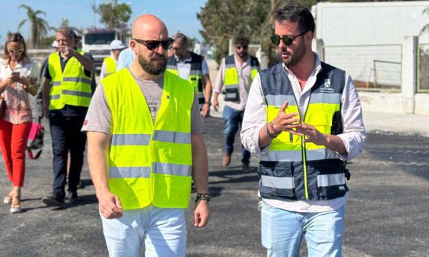 La rotonda de La Puntilla encara su apertura tras el inicio de los trabajos de asfaltado