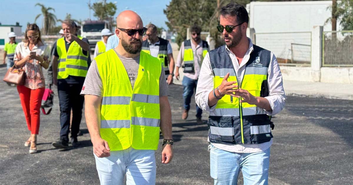 La rotonda de La Puntilla encara su apertura tras el inicio de los trabajos de asfaltado