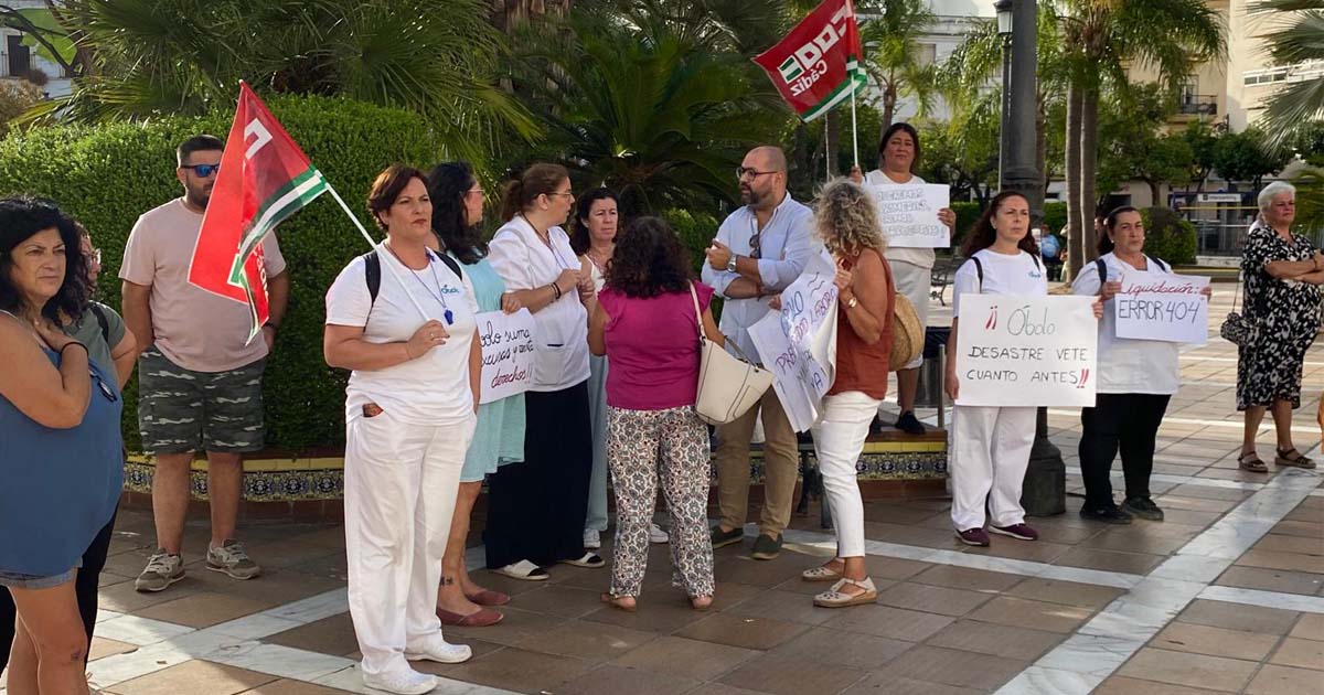 Las trabajadoras de Ayuda a Domicilio logran el compromiso de pago puntual de sus nóminas