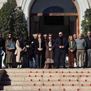 El Ayuntamiento guarda un minuto de silencio en memoria de las mujeres asesinadas por violencia machista