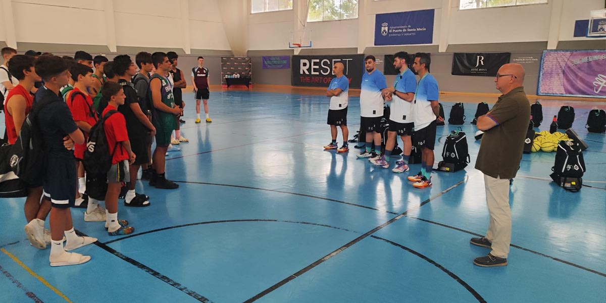 El Medina Basketball Tournament convierte el Pabellón Angelita Alta en el epicentro del baloncesto juvenil internacional
