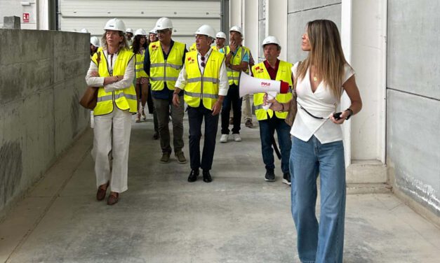La industria de la construcción se cita en El Puerto para conocer la planta de Baublock, única en España