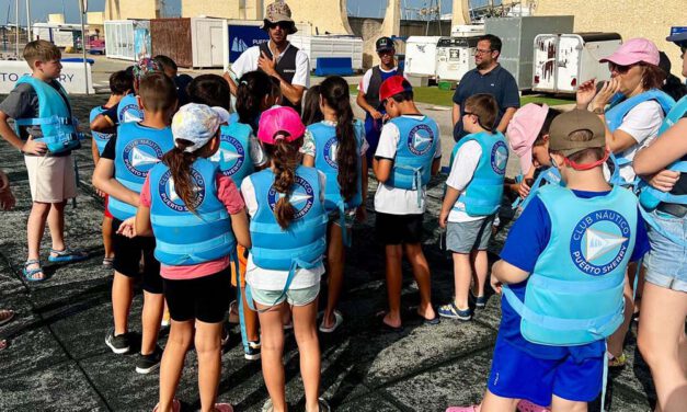 El Bautismo de Mar regresa a la Oferta Educativa Municipal como experiencia náutica para cientos de escolares