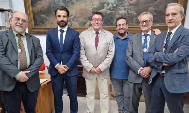 La Academia de Bellas Artes Santa Cecilia inaugura el curso con la conferencia “Universo y Dios”