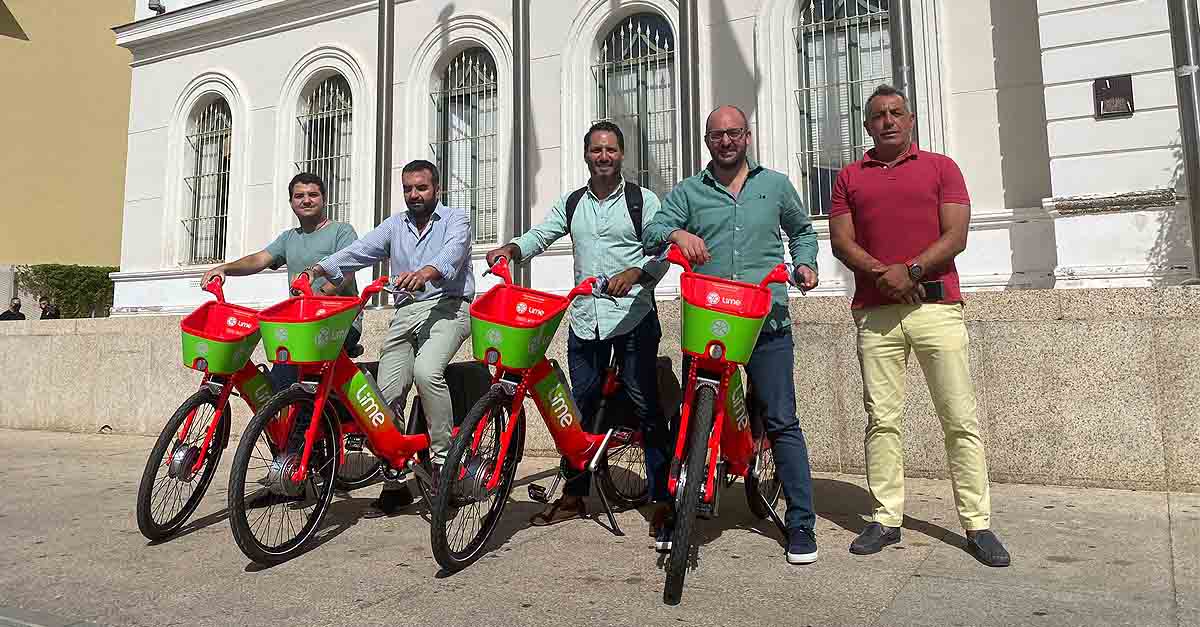 El Puerto impulsa la movilidad sostenible con el despliegue de una gran flota de bicicletas eléctricas