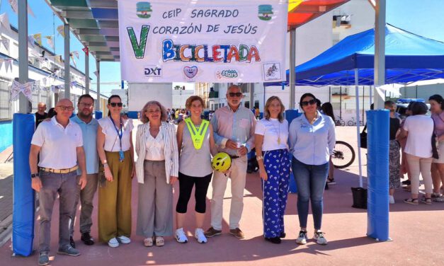 Cerca de 130 escolares participan en la quinta Bicicletada del CEIP Sagrado Corazón de Jesús
