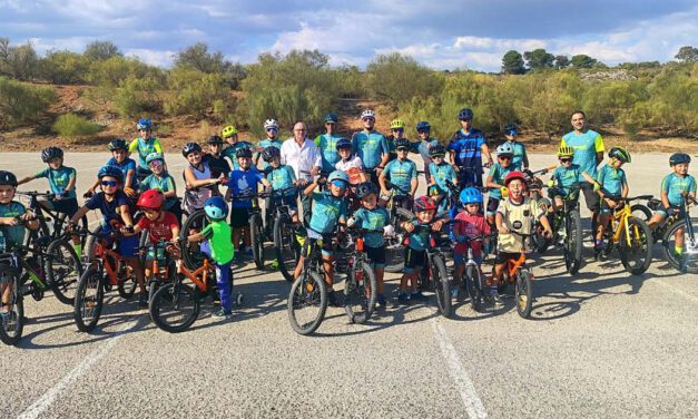 La Escuela de Ciclismo Guerrero Bike arranca temporada e invita a peques desde los 4 años