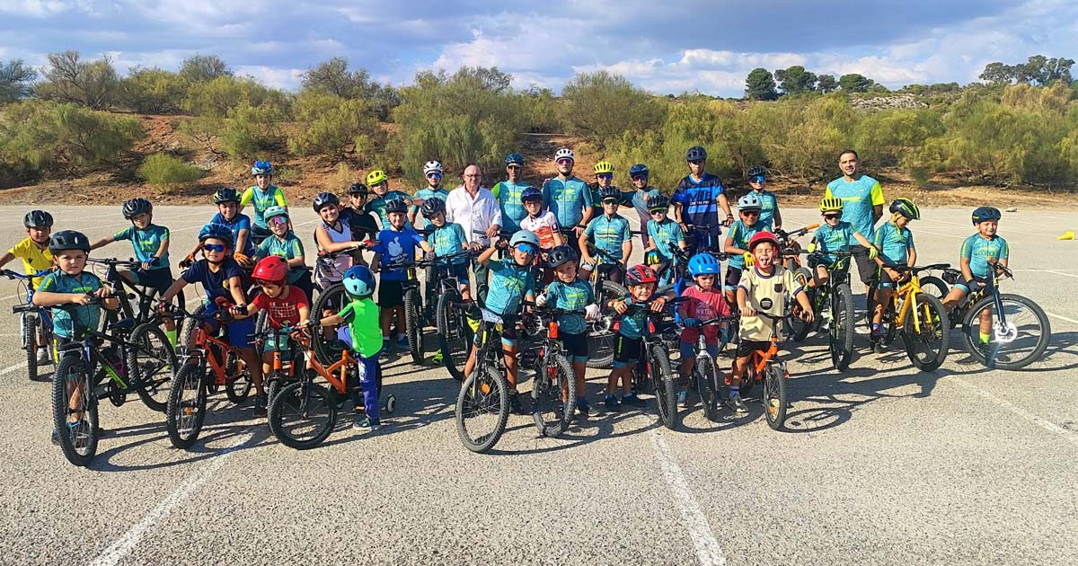 La Escuela de Ciclismo Guerrero Bike arranca temporada e invita a peques desde los 4 años