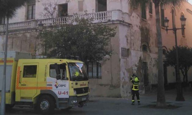 Reclaman actuaciones urgentes tras nuevos desprendimientos en el antiguo hospital de San Juan de Dios