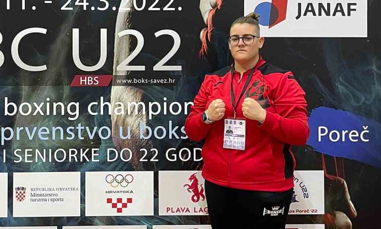 La boxeadora portuense Zaira García Garay, con el equipo olímpico español en el Europeo sub 22