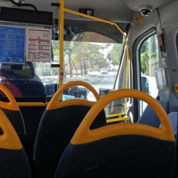 El nuevo contrato de autobuses prevé 23 vehículos nuevos, más cobertura y uso gratuito con tarjeta