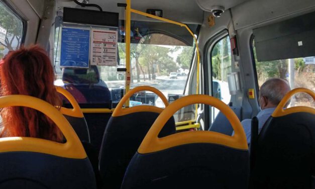 El nuevo contrato de autobuses prevé 23 vehículos nuevos, más cobertura y uso gratuito con tarjeta