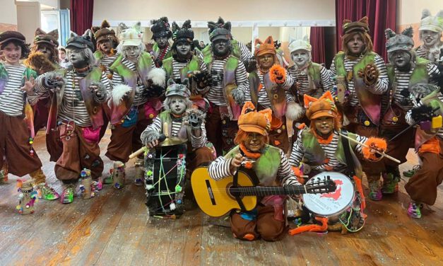 La cantera portuense emociona al Falla con “Las vecinas de Doña Blanca” y “Los granujas”