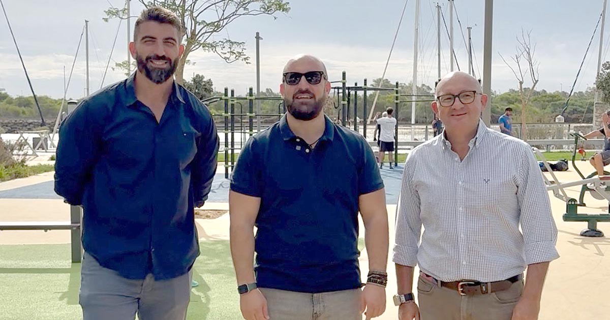 El Puerto estrena circuito de calistenia en la Bajamar para promover el deporte al aire libre