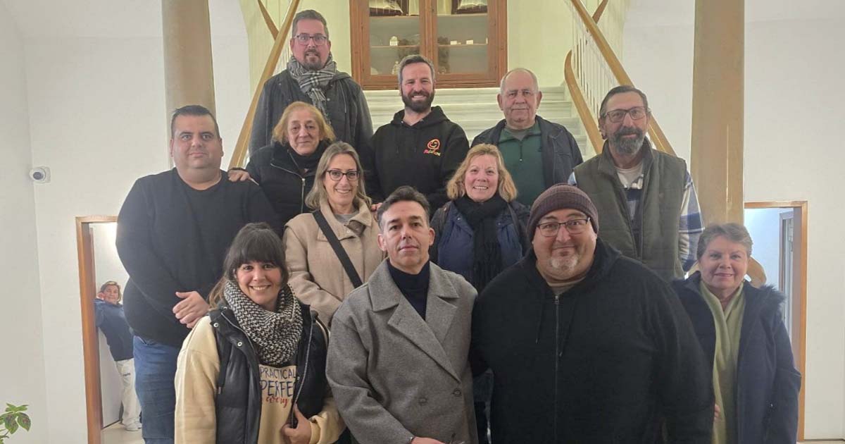 El Carnaval de El Puerto concede el Pito de Oro a “El Morta” y distingue a Azahara Zayn