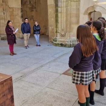 Escolares de Las Carmelitas participan en visitas didácticas a la exposición histórica del Hospitalito