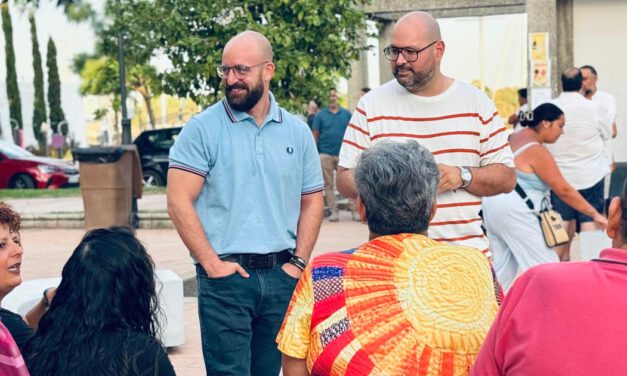 La Fiesta del Carmelo llena la Plaza de la Tradición de música, juegos y convivencia