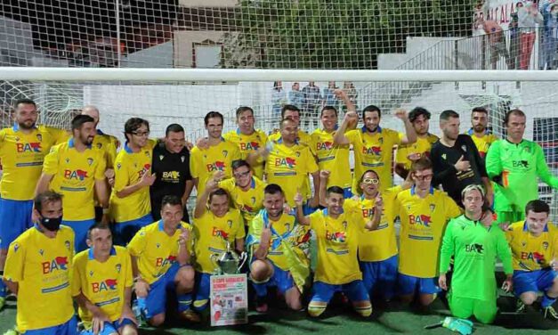 El carnaval de El Puerto reflejará en una carroza la relación de la ciudad con el Cádiz CF