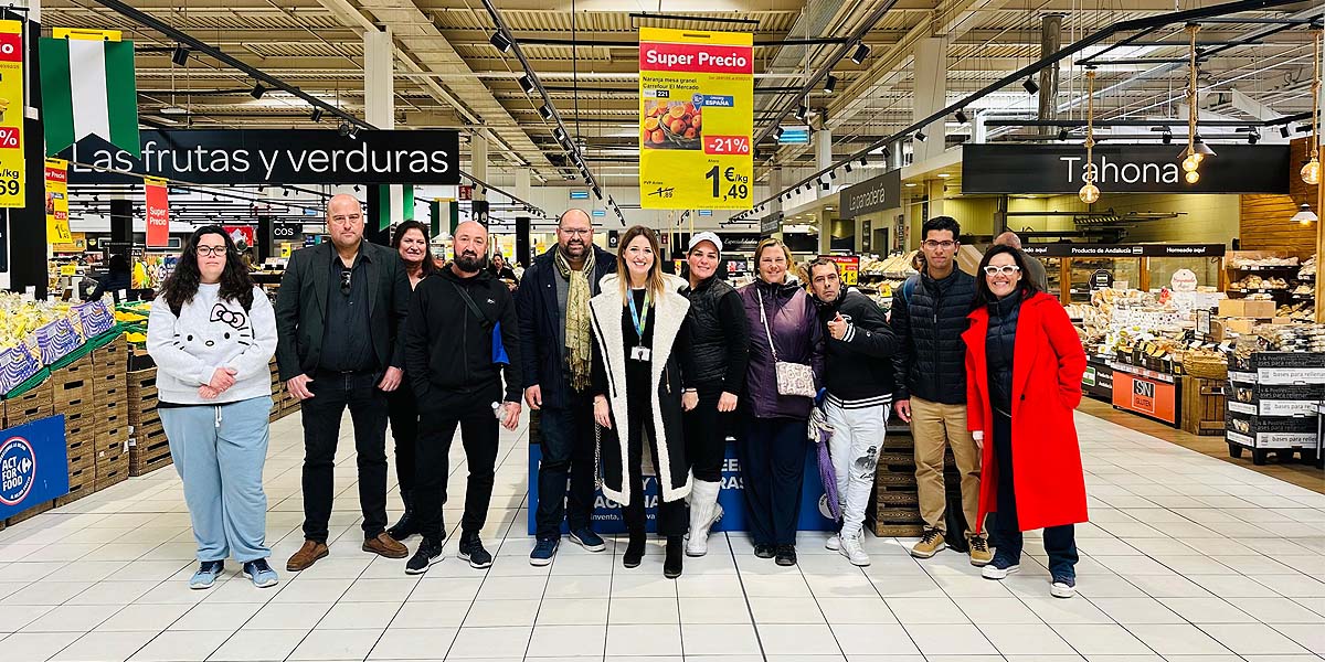 Alumnos del Curso de Desarrollo de Habilidades para la Inserción Socio-Laboral visitan Carrefour El Paseo