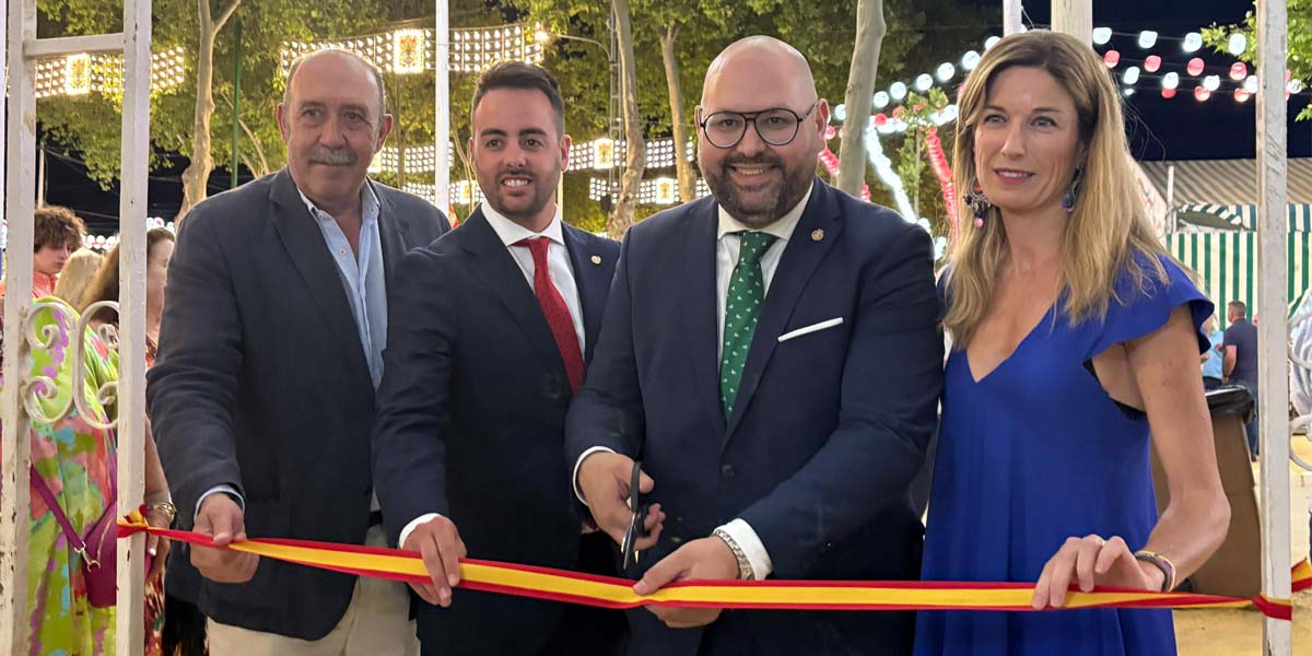 La caseta del PP abre sus puertas como punto de encuentro festivo en la Feria 2025